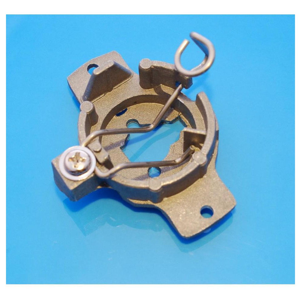 Держатель лампы h1 subaru. Крепление лампы h1 ssangyong. Крепление лампы h1. Крепление лампы h1. Переходник галогеновой лампы h4.