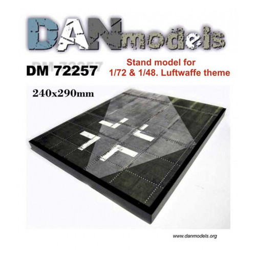 Подставка для моделей авиации. Тема: Люфтваффе, 2 МВ (290x240 мм) DAN models (DAN72257) фото №1