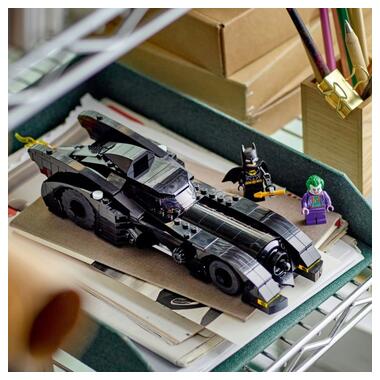 Конструктор Lego DC Batman™ Бетмобіль: Переслідування. Бетмен проти Джокера (76224) фото №3