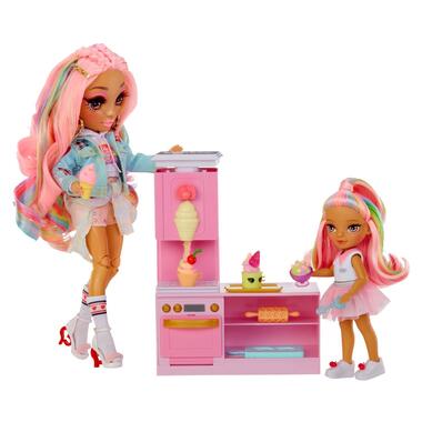 Игровой набор с куклой Rainbow High серии Littles Кондитерская Кэнди 522058  фото №7