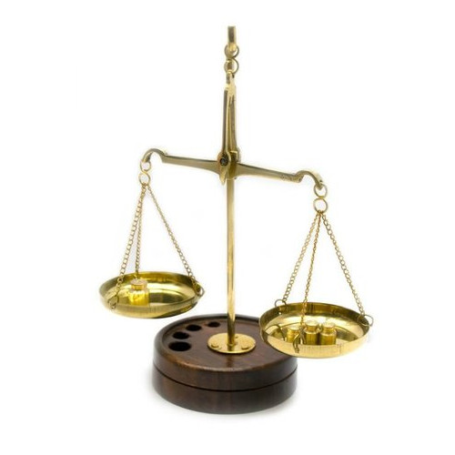 Весы Даршан бронзовые на деревянной подставке 10 гр.15х6х9 см (24455) фото №1