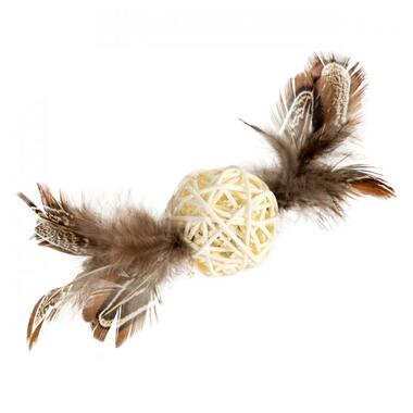 Іграшка для котів Плетений м'ячик з дзвіночком та пір'ям GiGwi Catchscratch, перо, дерево, 13 см (75047) (4823089351469) фото №2